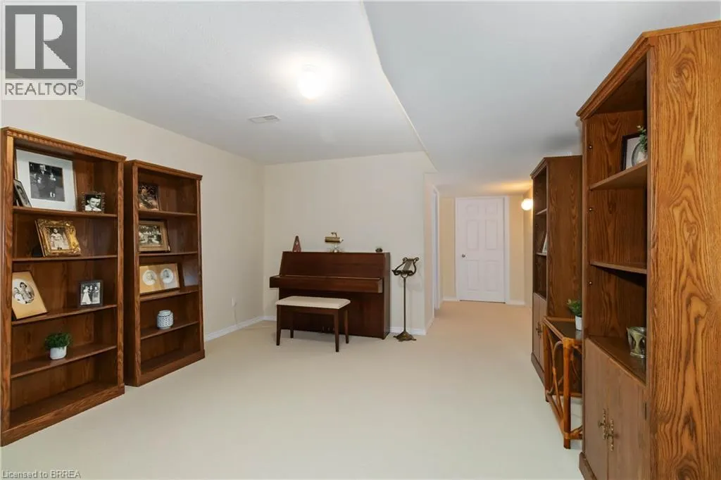 54 GLENWOOD Drive Unit# 15, #15