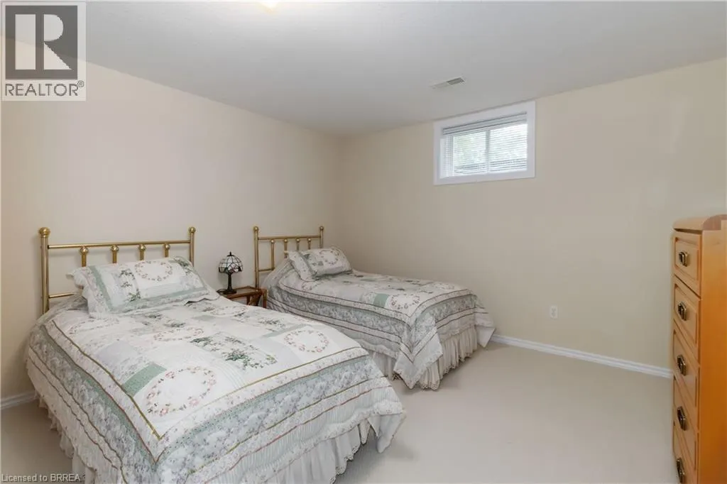54 GLENWOOD Drive Unit# 15, #15