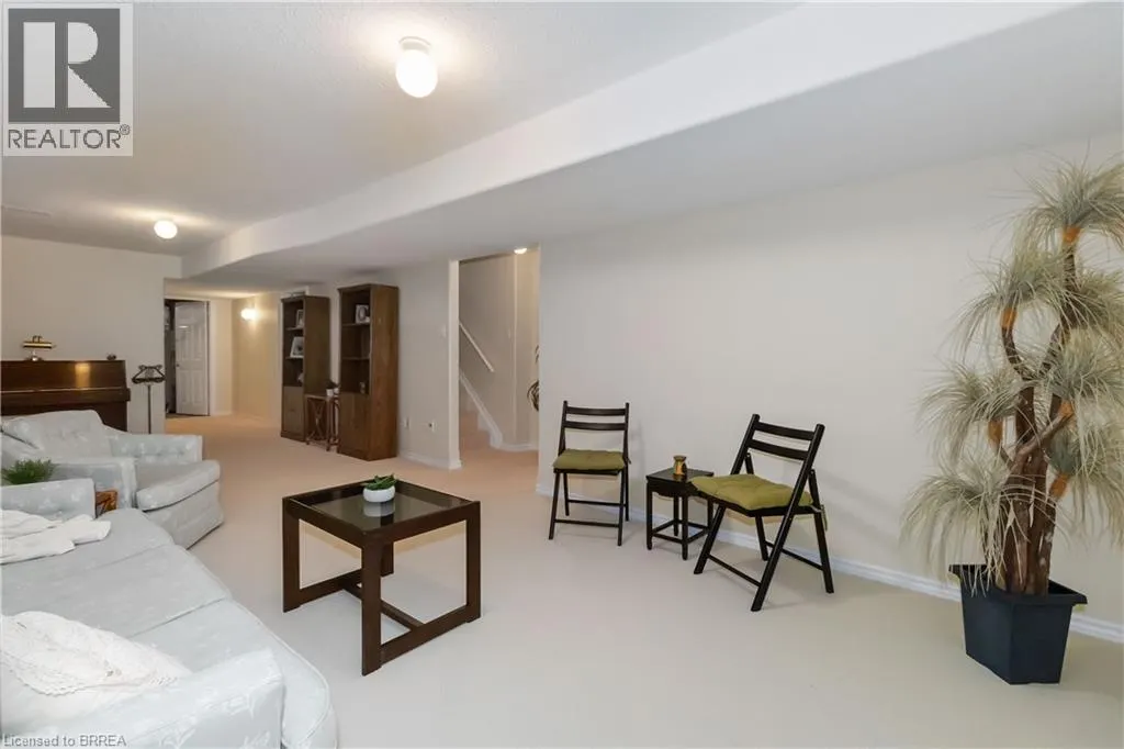 54 GLENWOOD Drive Unit# 15, #15