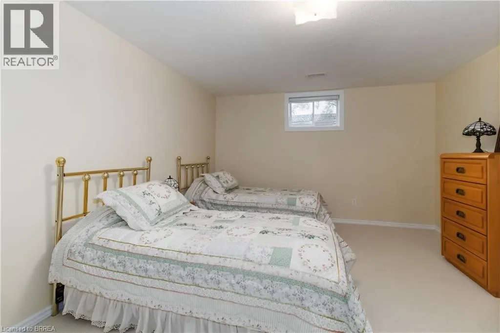 54 GLENWOOD Drive Unit# 15, #15