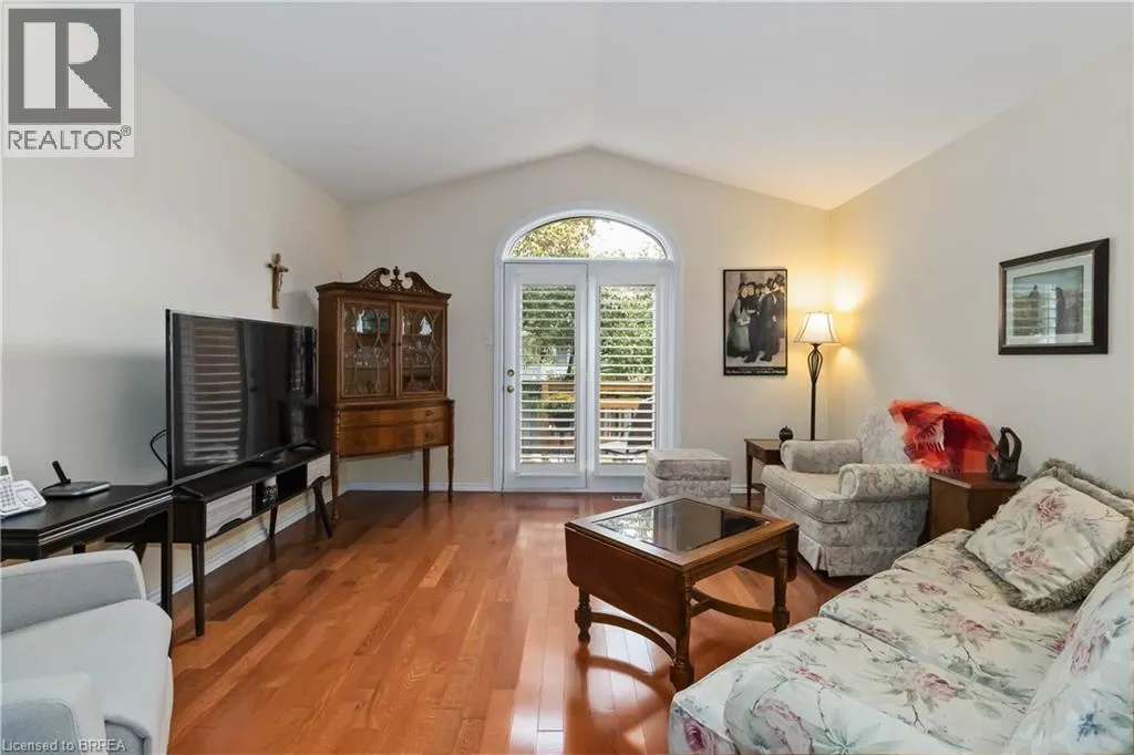 54 GLENWOOD Drive Unit# 15, #15