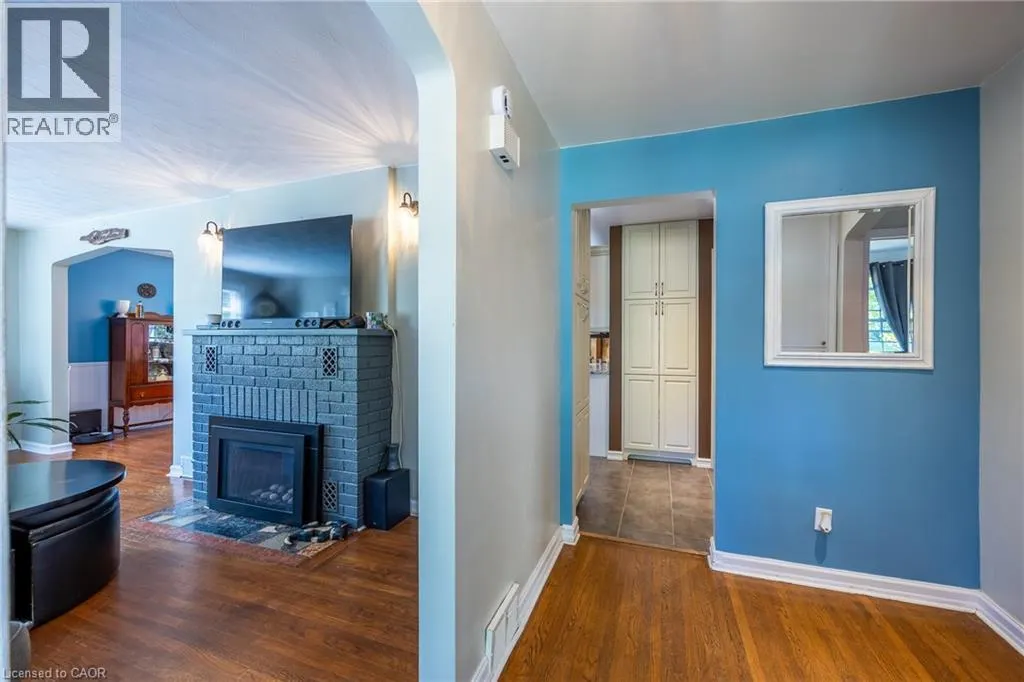 30 GIBSON Drive