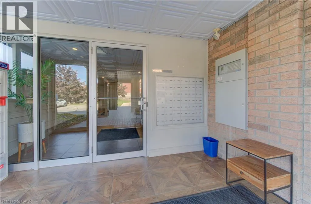 345 BRIARMEADOW Drive Unit# 402, #402