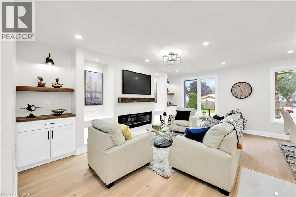 121 APPLEFORD Road