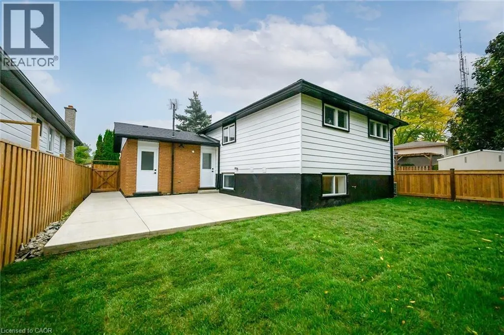 121 APPLEFORD Road