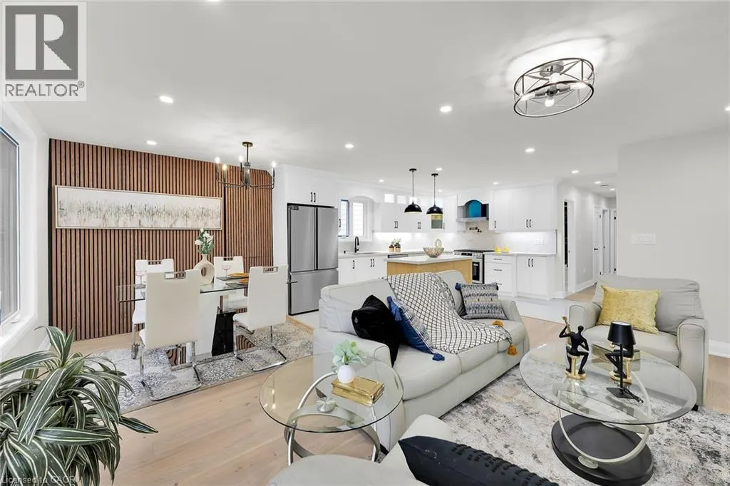 121 APPLEFORD Road