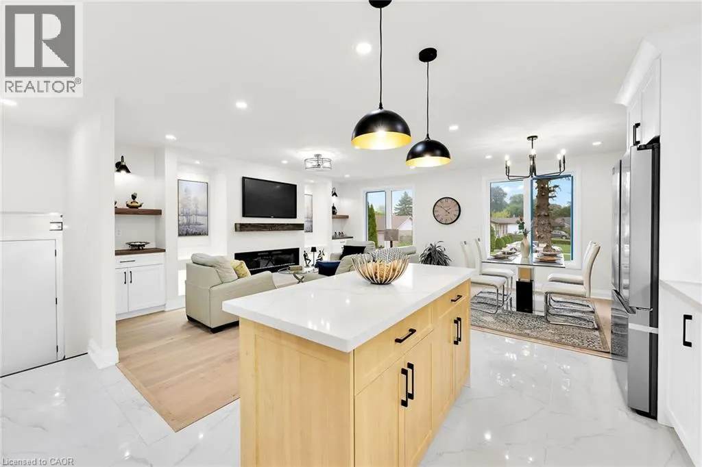 121 APPLEFORD Road