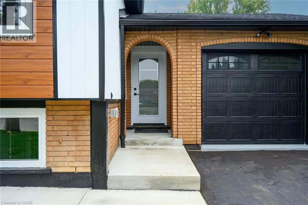 121 APPLEFORD Road