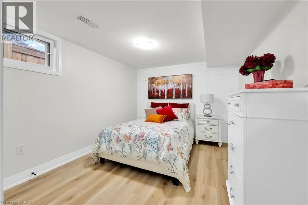 121 APPLEFORD Road