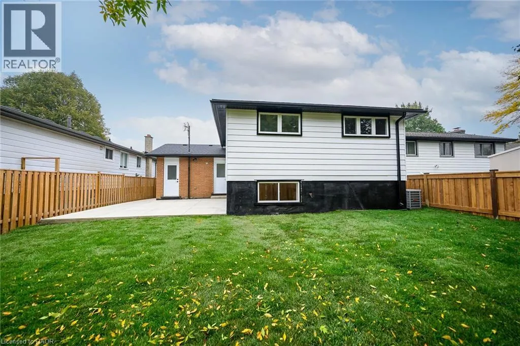 121 APPLEFORD Road