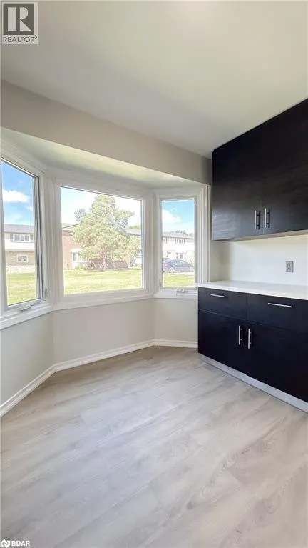 160 JANSEN Avenue Unit# 32, #32