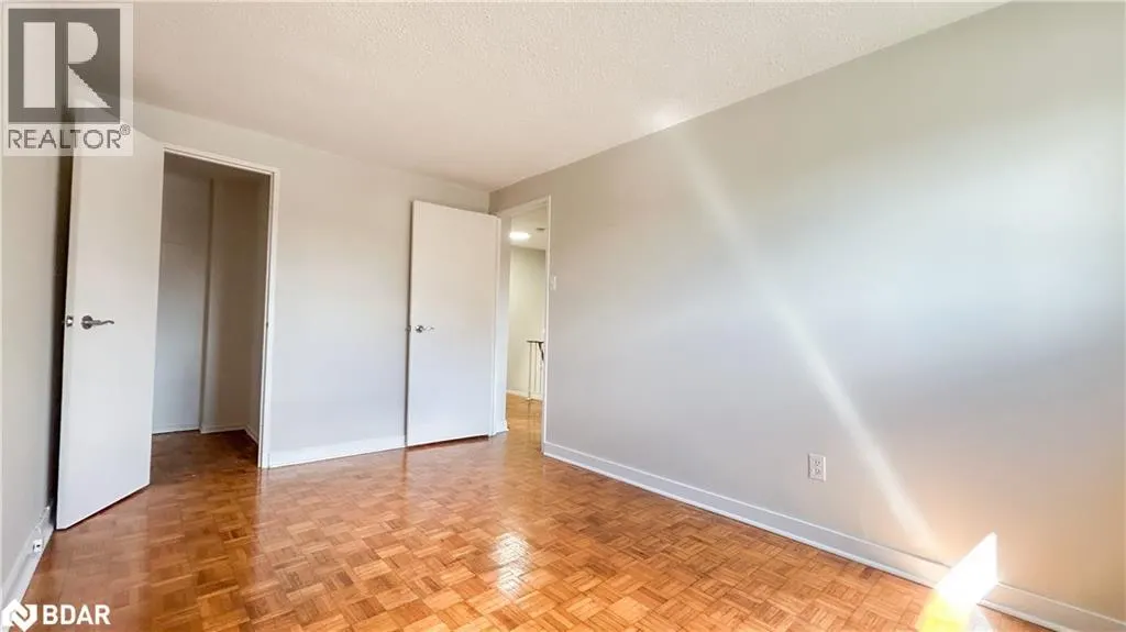 160 JANSEN Avenue Unit# 32, #32
