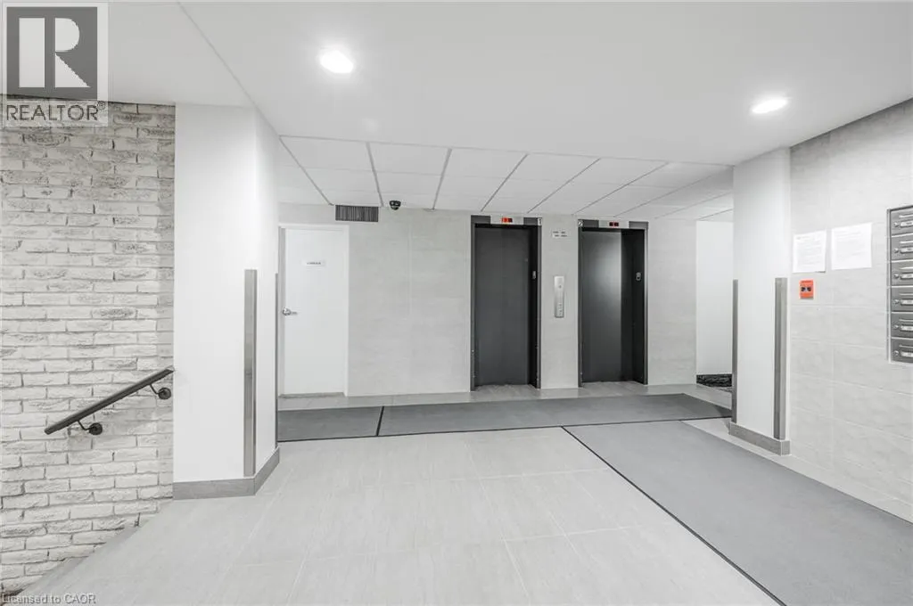 89 WESTWOOD Road Unit# 405, #405