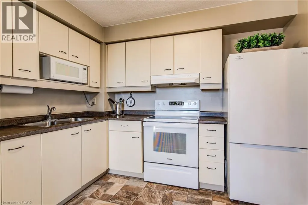 89 WESTWOOD Road Unit# 405, #405