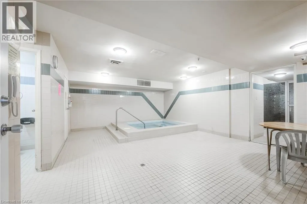 89 WESTWOOD Road Unit# 405, #405