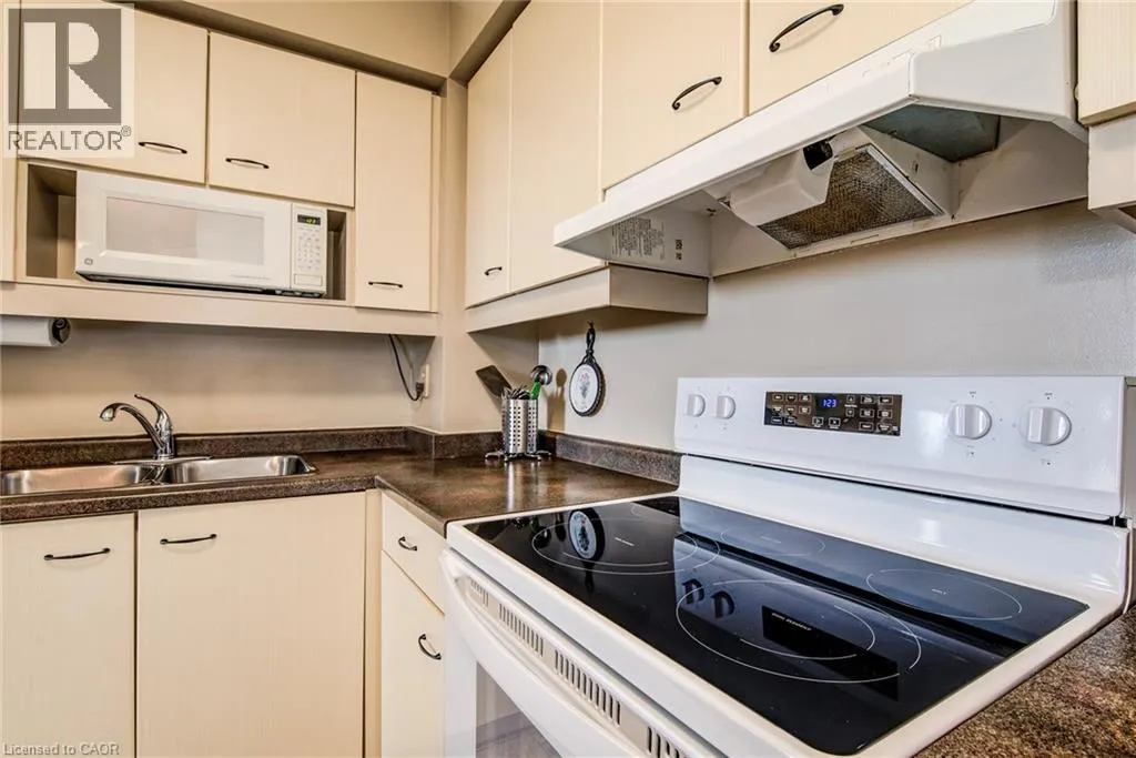 89 WESTWOOD Road Unit# 405, #405