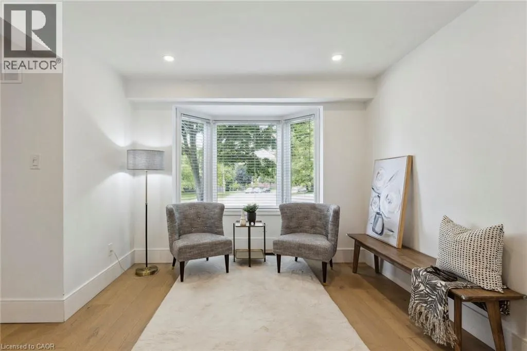 77 IMPERIAL Road N