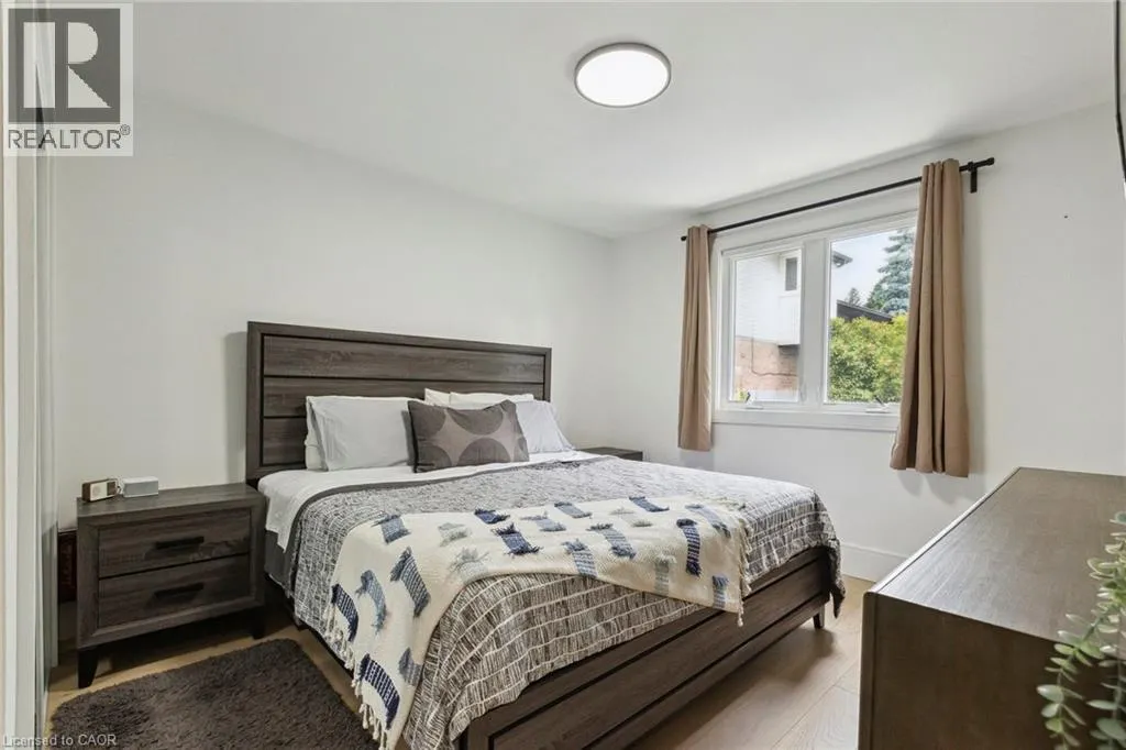 77 IMPERIAL Road N