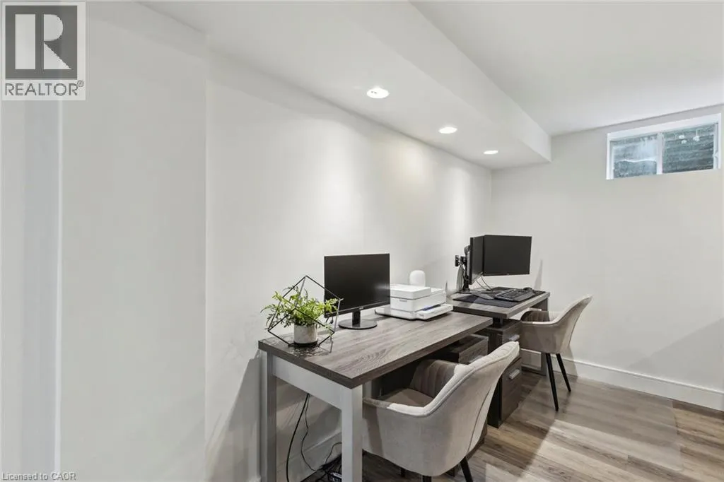 77 IMPERIAL Road N