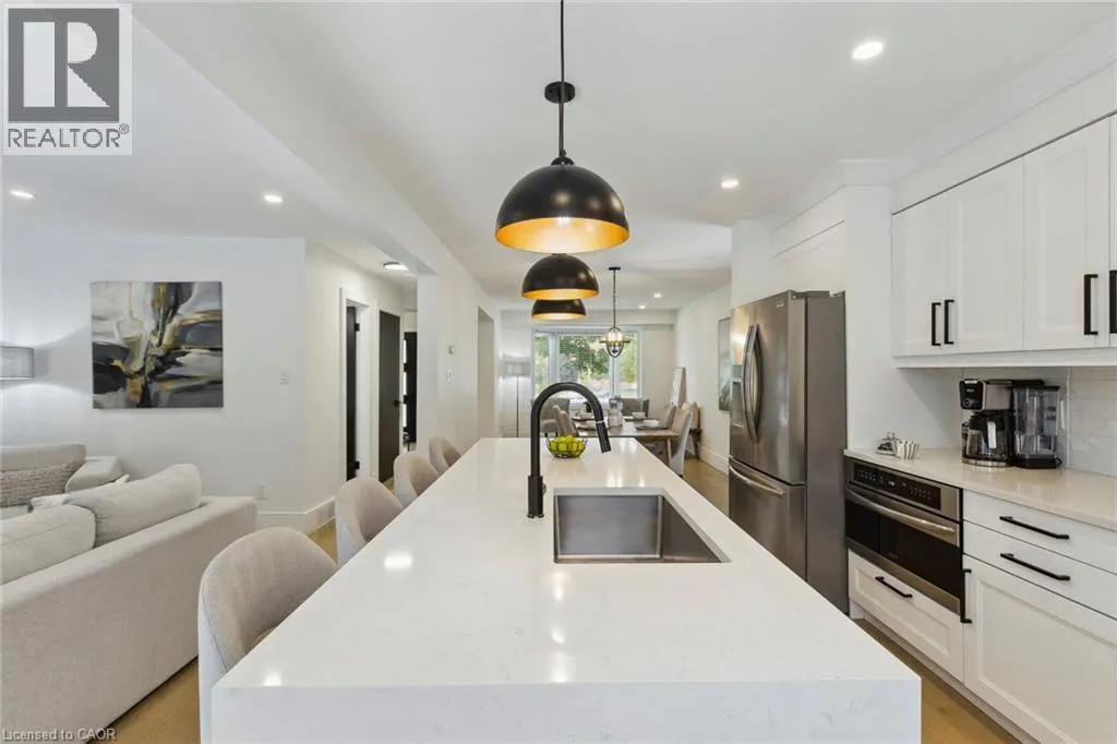 77 IMPERIAL Road N