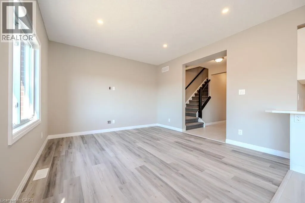 427 WOOLWICH Street
