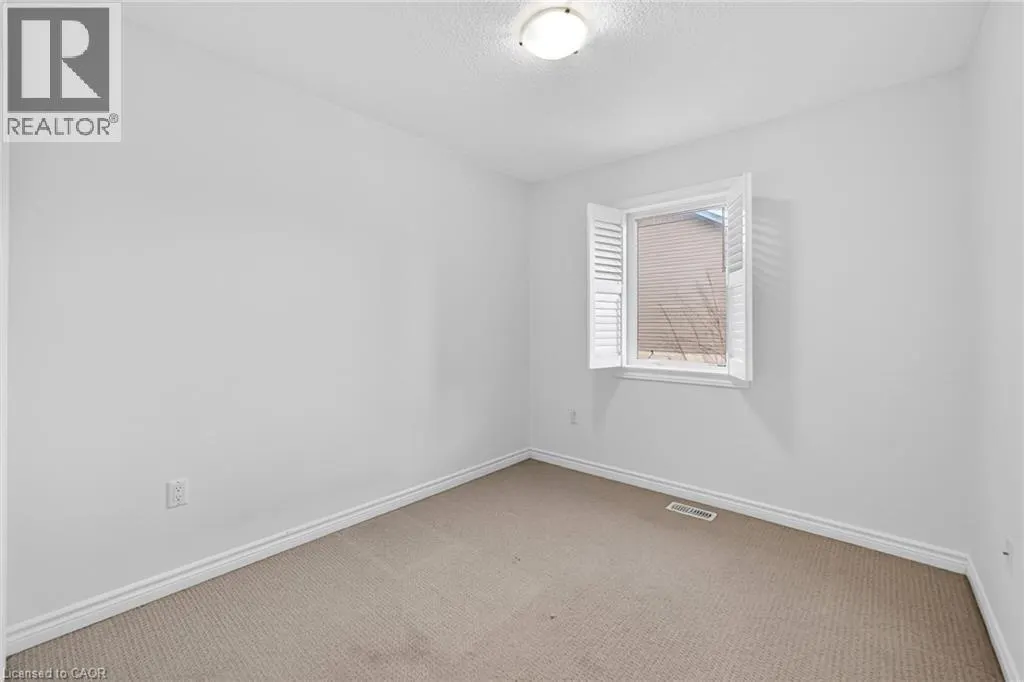 34 ARLINGTON Crescent