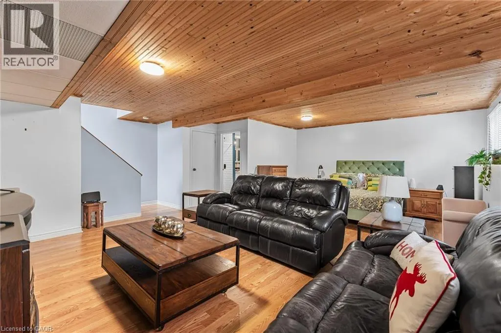 5880 CRIMSON Drive