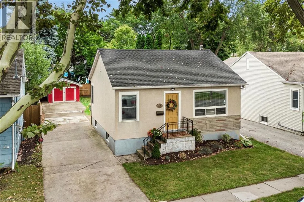 28 LONGFELLOW Avenue