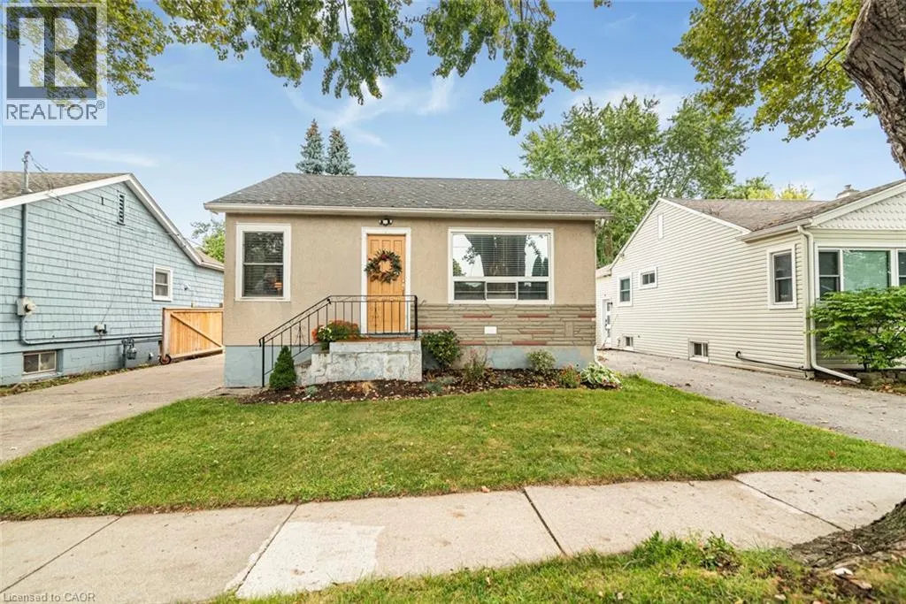 28 LONGFELLOW Avenue