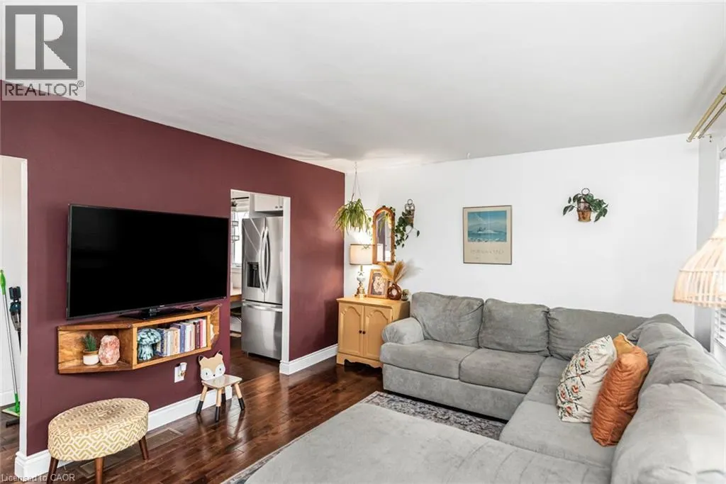 28 LONGFELLOW Avenue