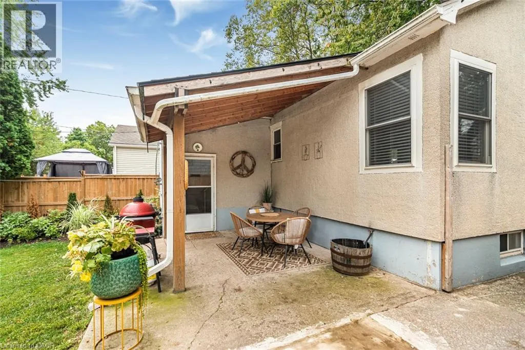 28 LONGFELLOW Avenue