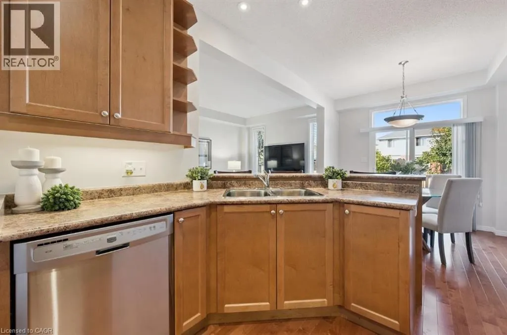 416 BEAUMONT Crescent
