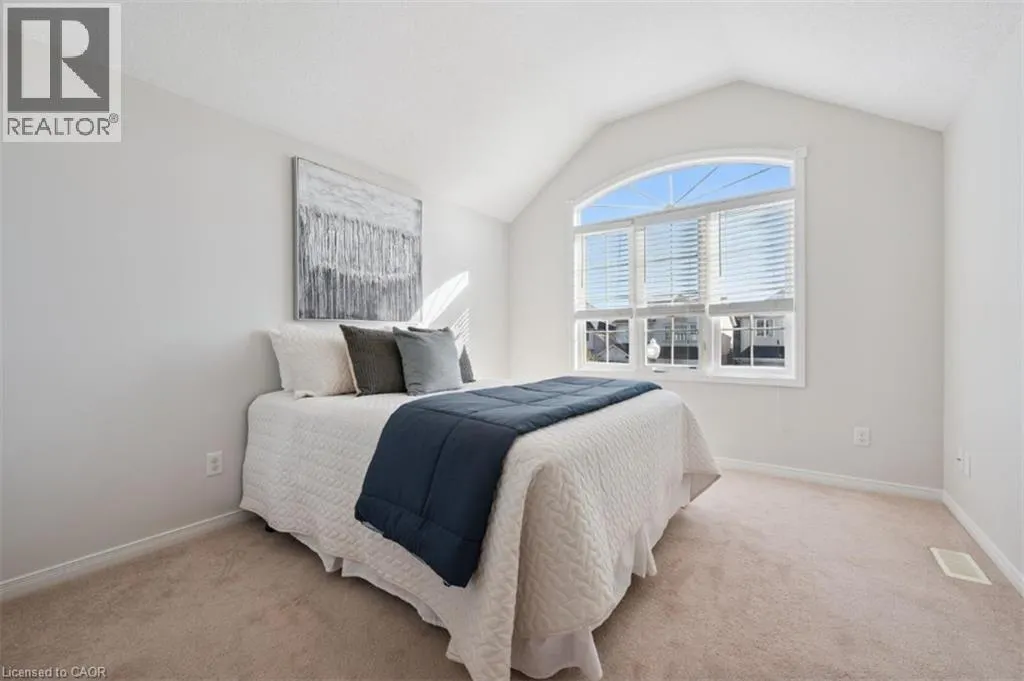416 BEAUMONT Crescent
