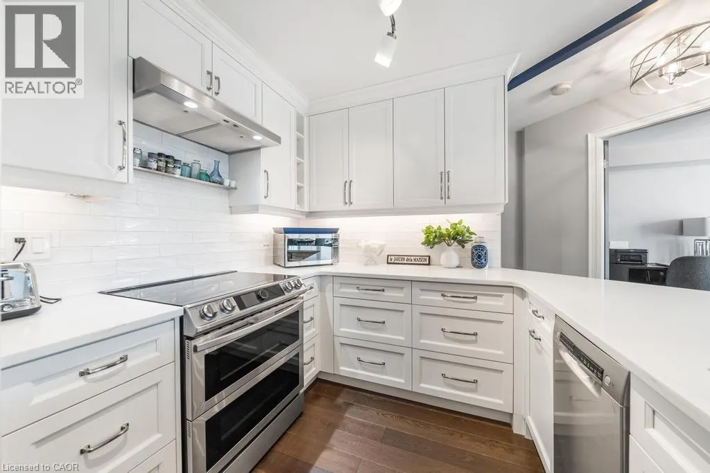 442 MAPLE Avenue Unit# 1101, #1101