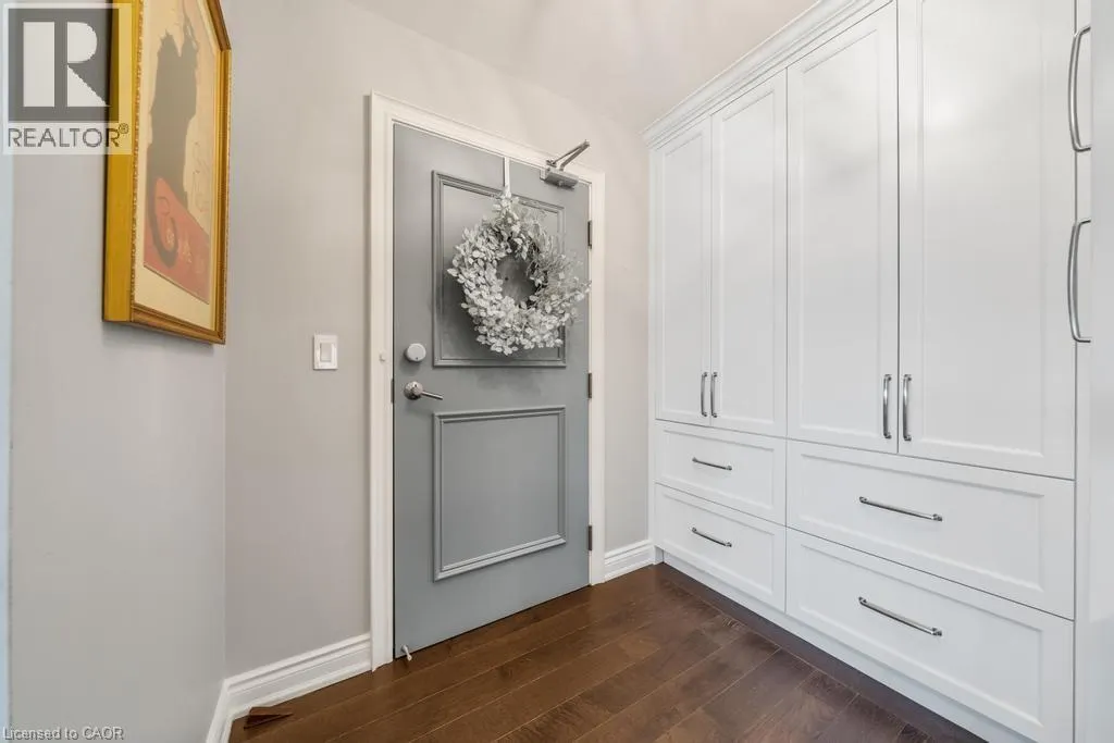 442 MAPLE Avenue Unit# 1101, #1101