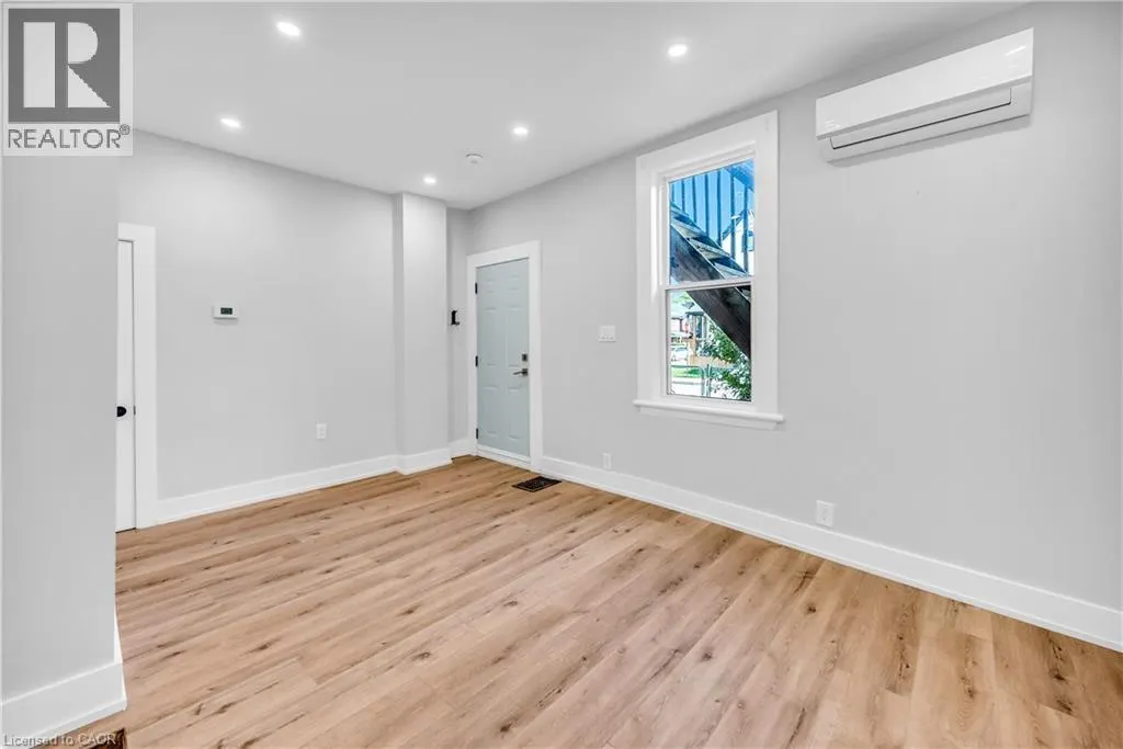 262 ROBERT Street