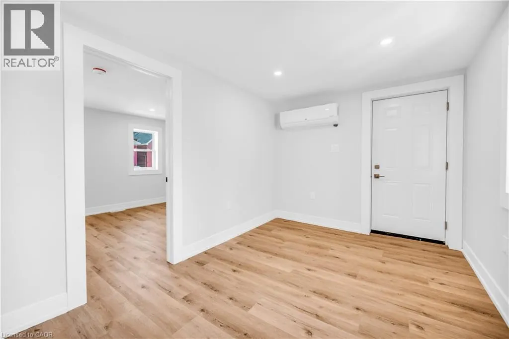 262 ROBERT Street
