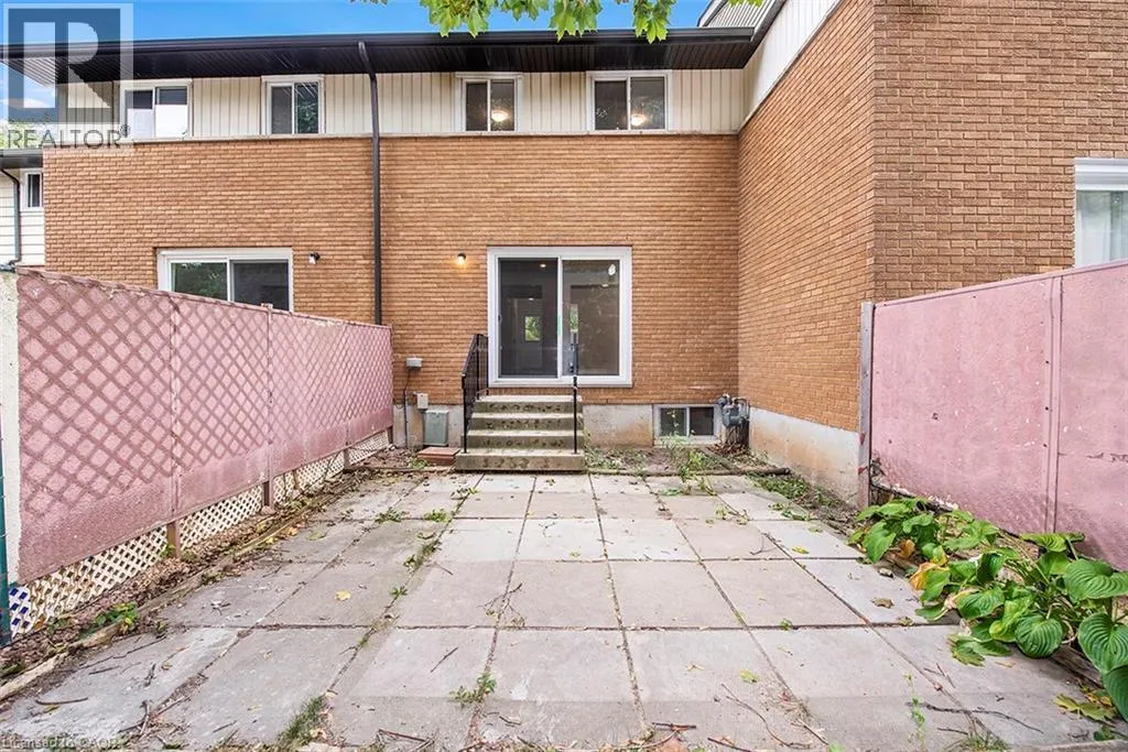 76 WOODMAN Drive N