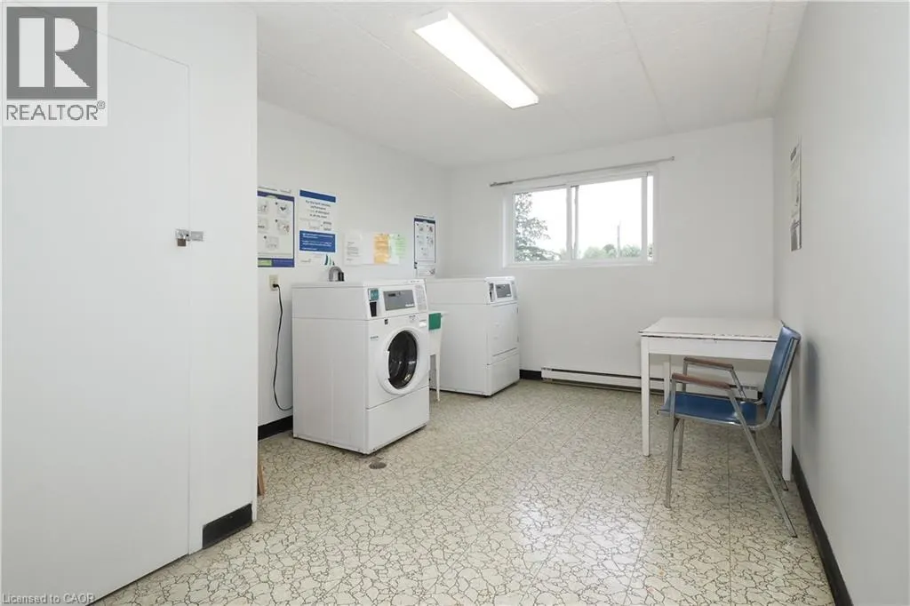 6 WALTON Avenue Unit# 206, #206