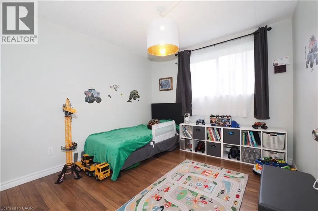 6 WALTON Avenue Unit# 206, #206