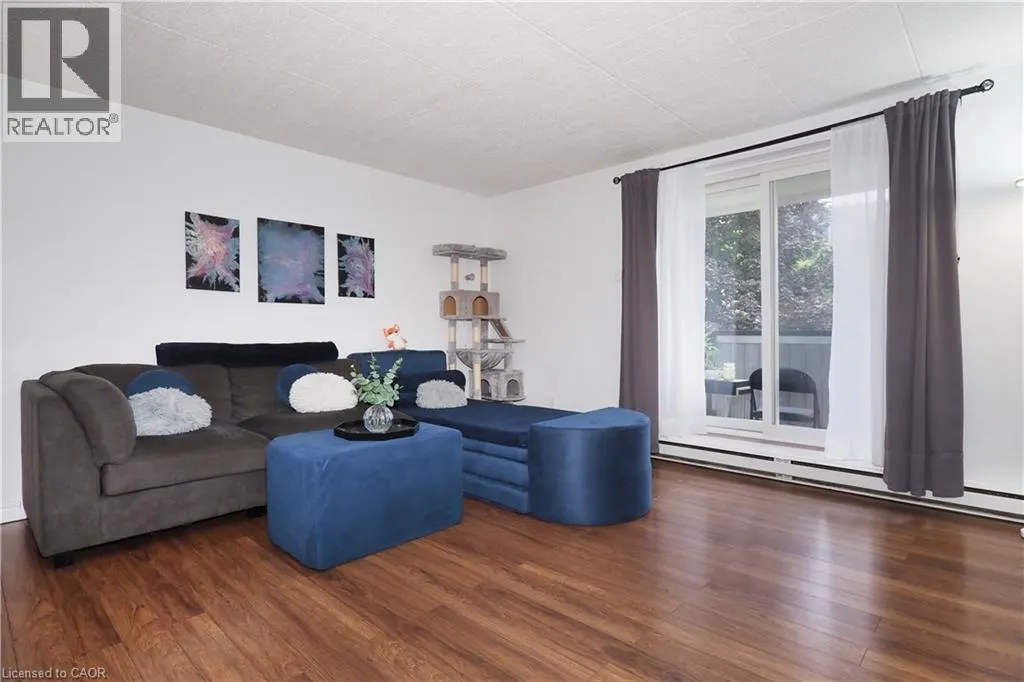 6 WALTON Avenue Unit# 206, #206