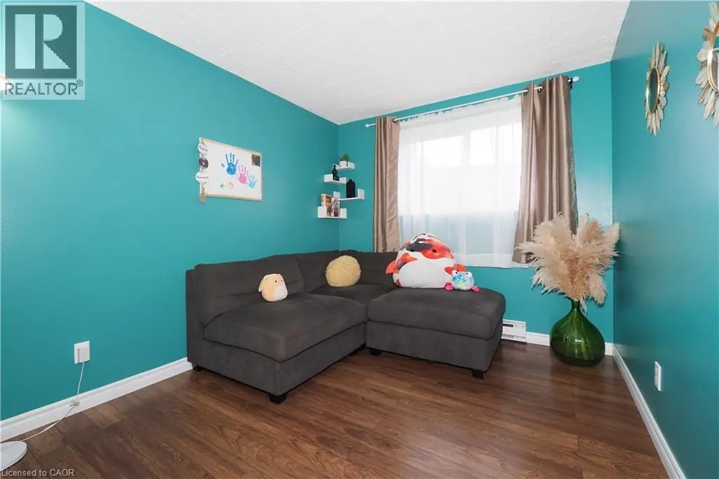 6 WALTON Avenue Unit# 206, #206