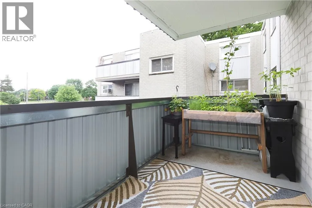 6 WALTON Avenue Unit# 206, #206