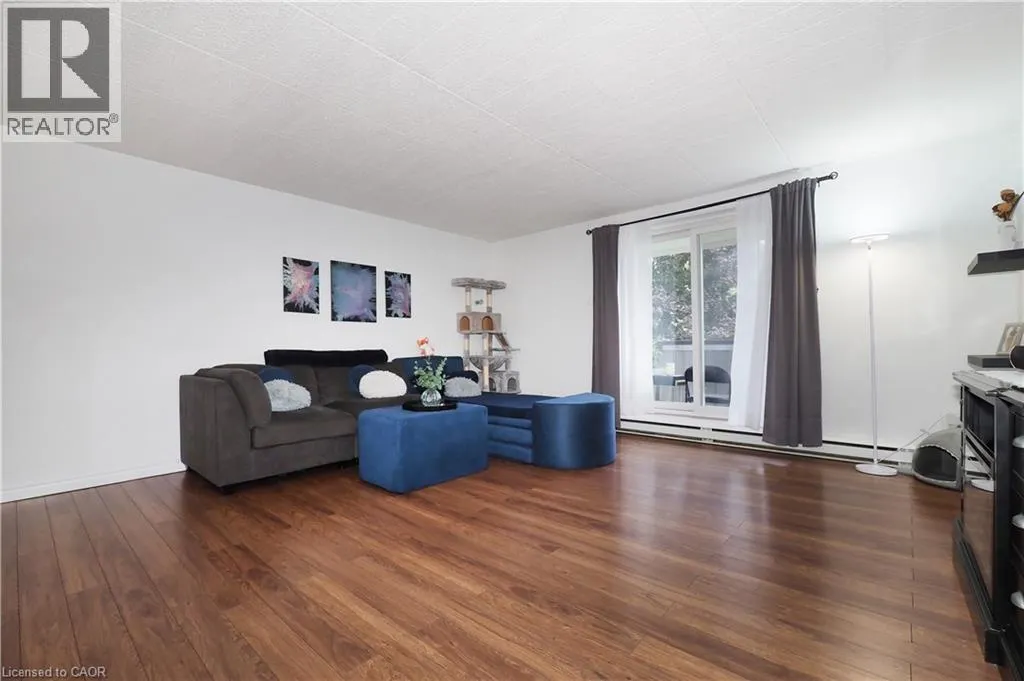 6 WALTON Avenue Unit# 206, #206