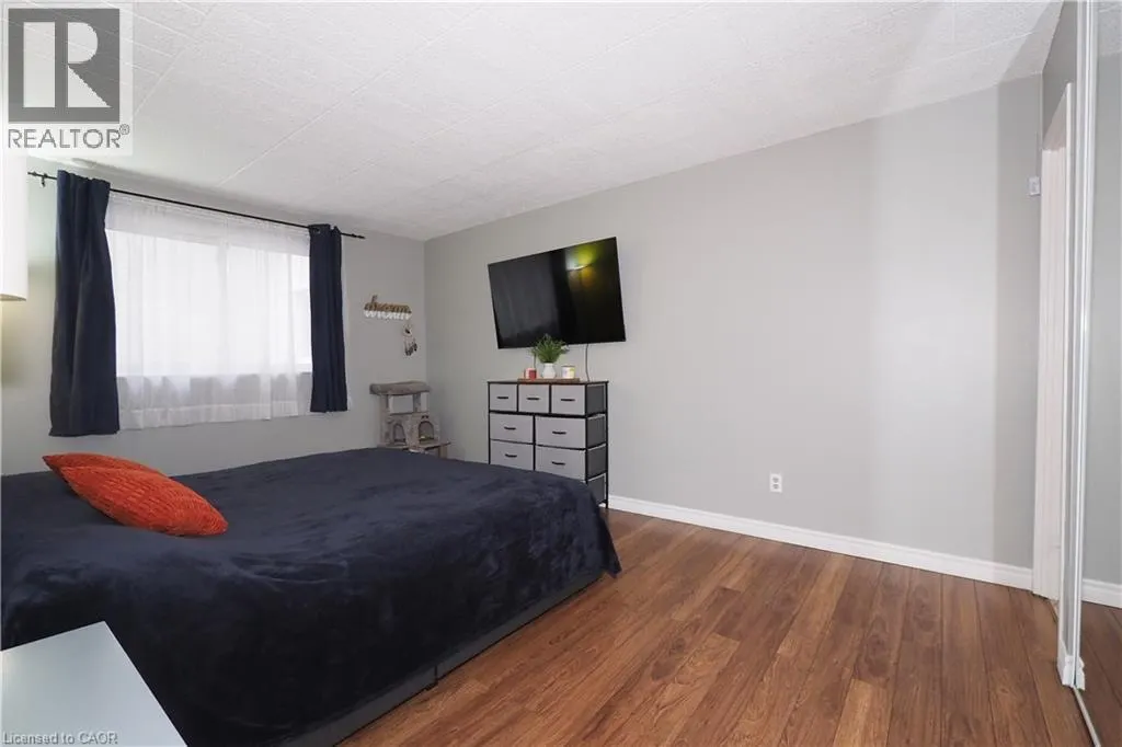 6 WALTON Avenue Unit# 206, #206