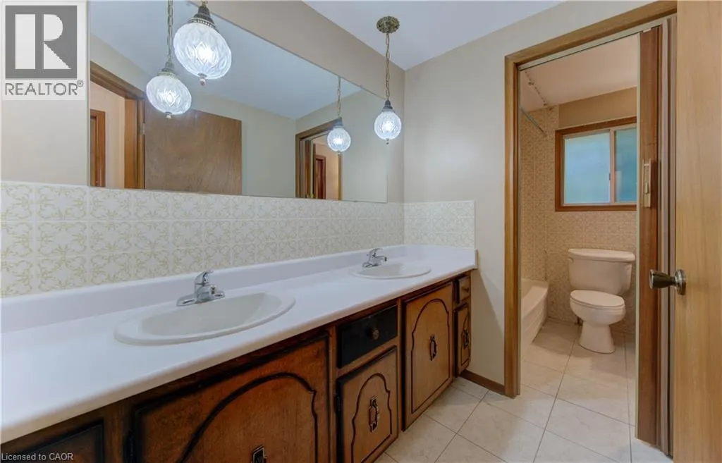 45 WIMBLETON Crescent
