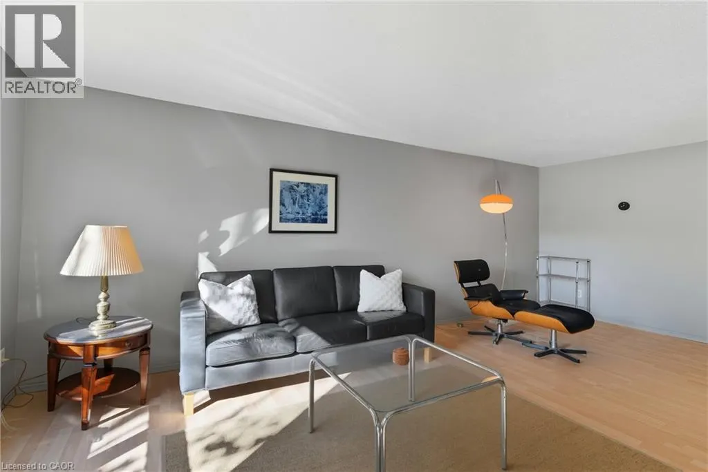 28 UNDERHILL Crescent Unit# 19, #19