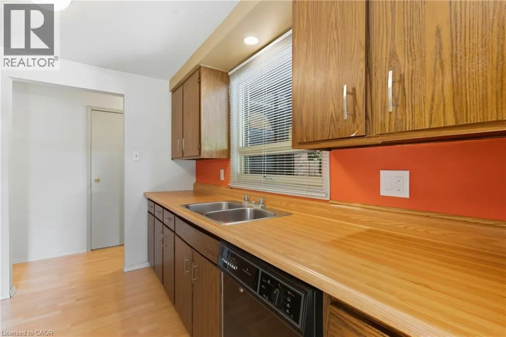 28 UNDERHILL Crescent Unit# 19, #19