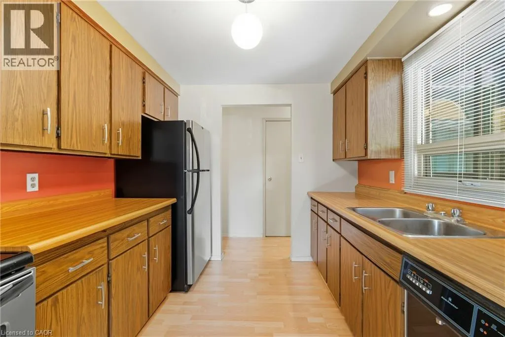 28 UNDERHILL Crescent Unit# 19, #19