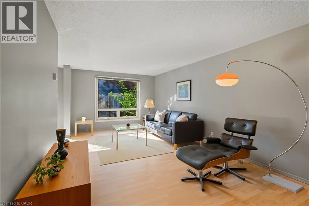 28 UNDERHILL Crescent Unit# 19, #19